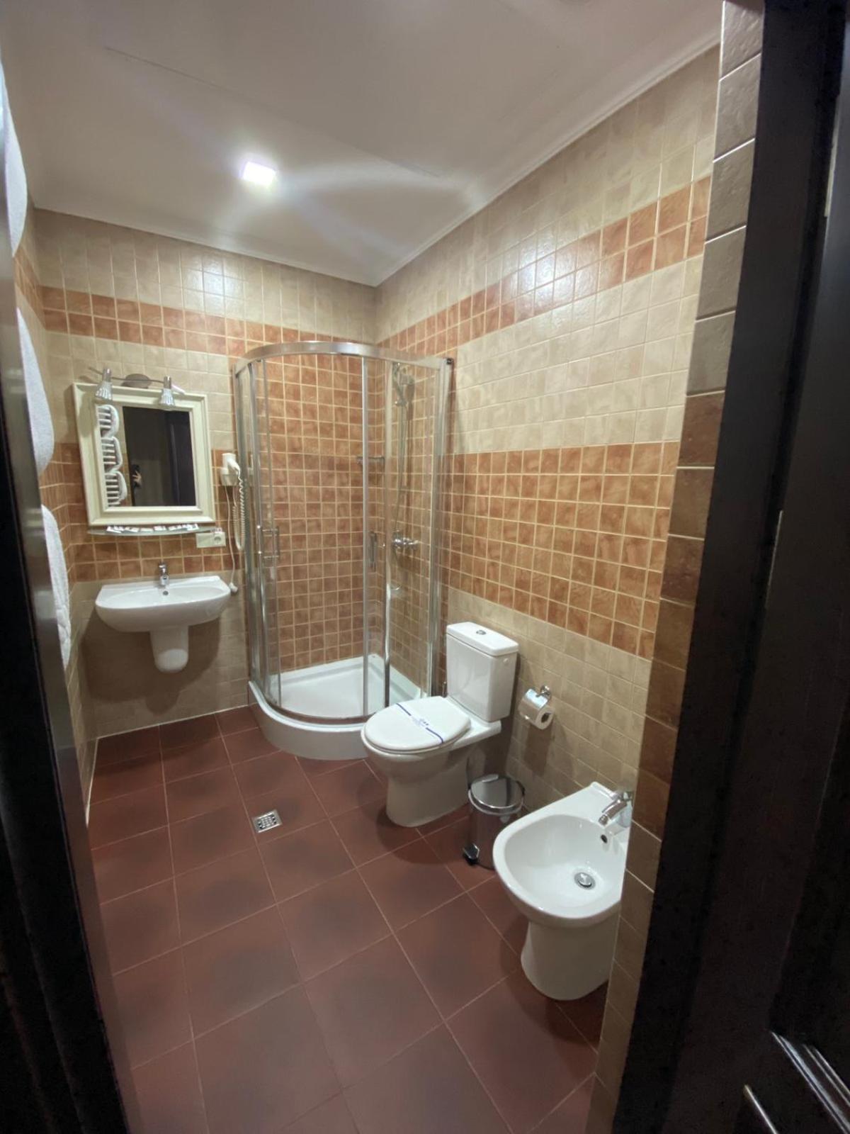 Georg Park Hotel Tarashany المظهر الخارجي الصورة